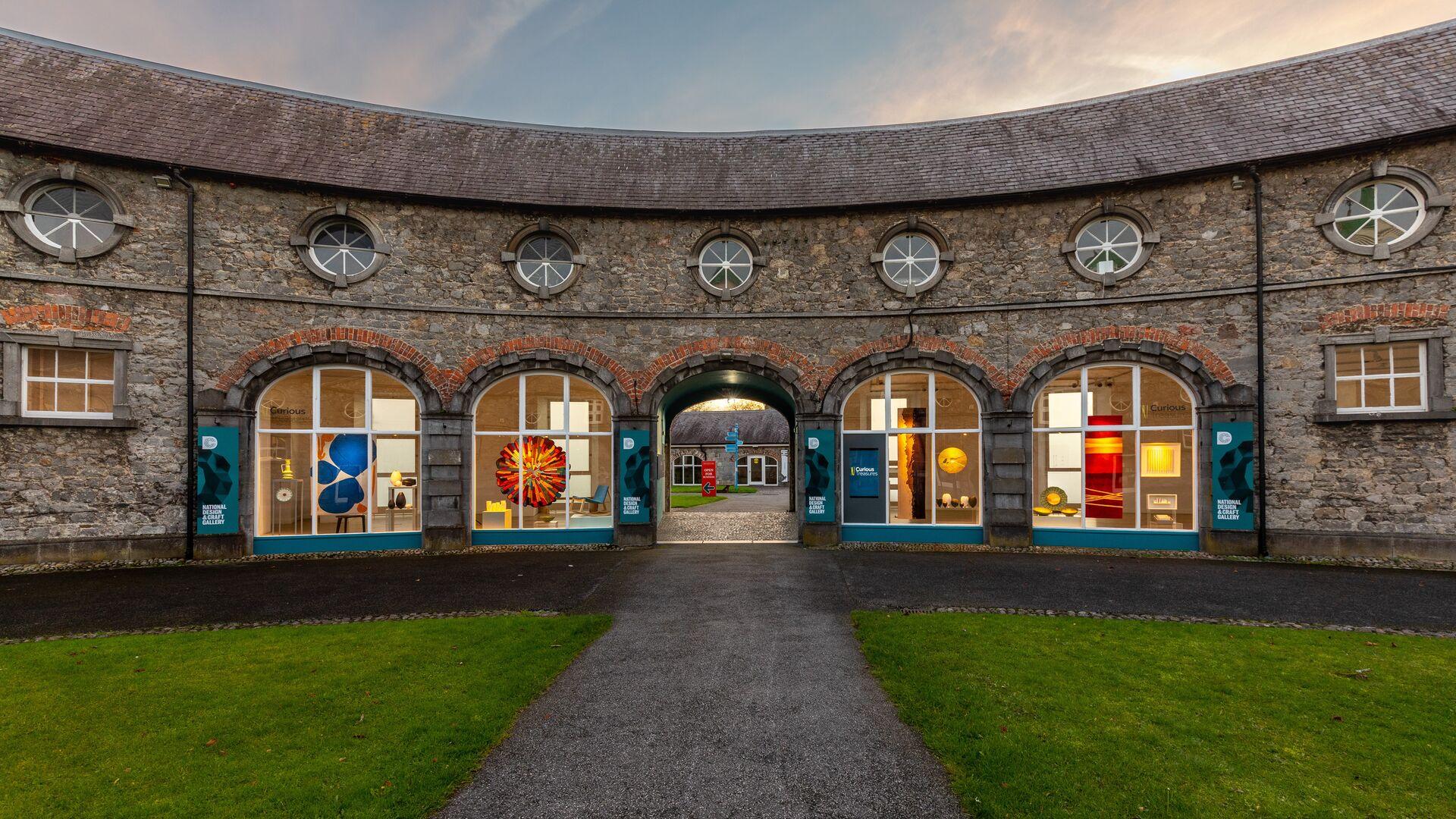 Kilkenny Castle Yard (Castle Design Studios)